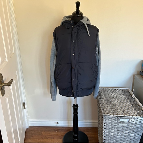 Urban Heritage Navy Puffer Jacket with Gray knit sleeve and hood , size M - Picture 5 of 10